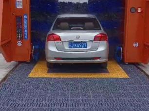 中國- 鹽城國投金達加油站七刷往復式洗車調試現場拍攝